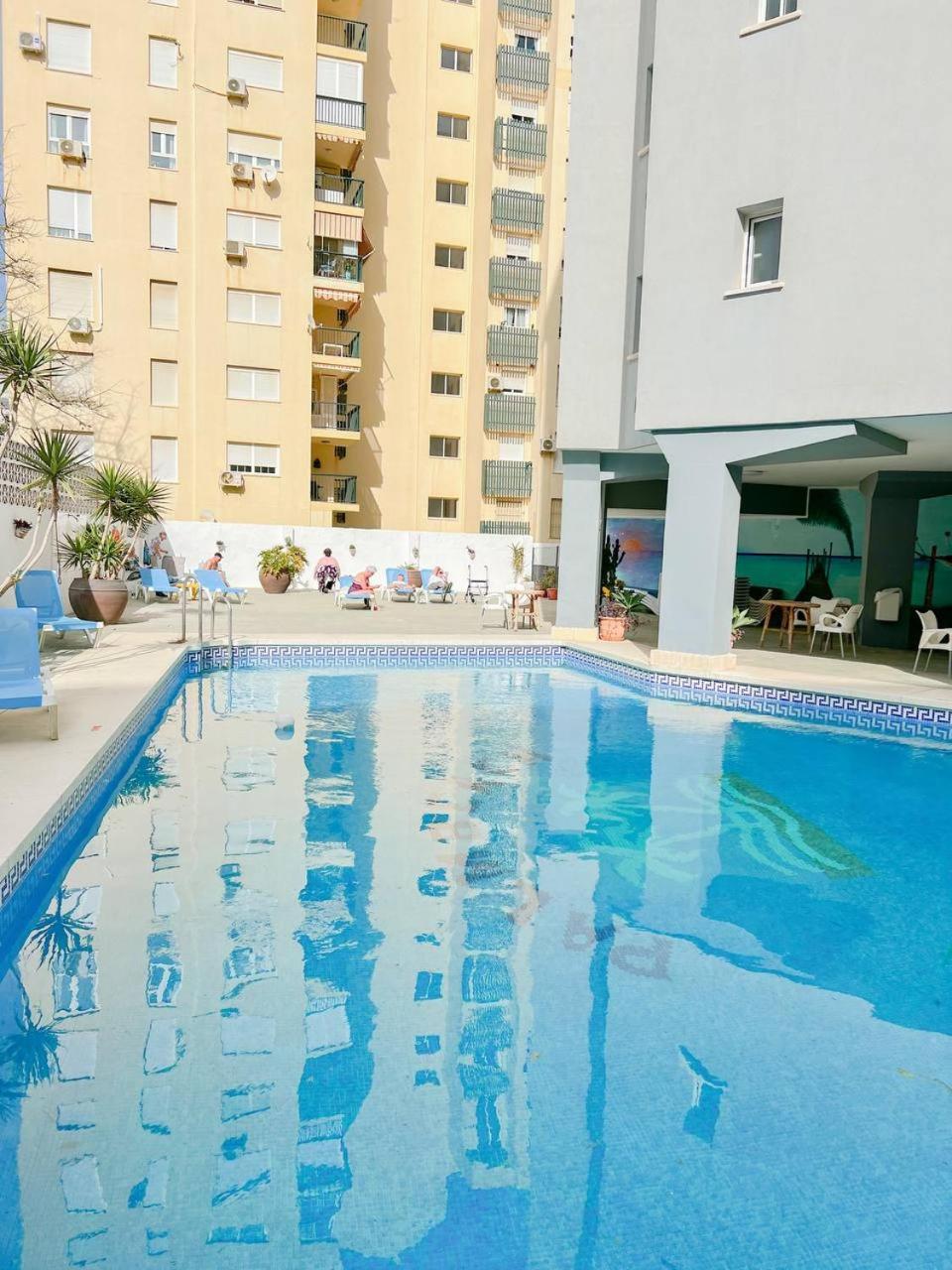 Palm Beach Aparment Sea Views 托雷莫利诺斯 外观 照片